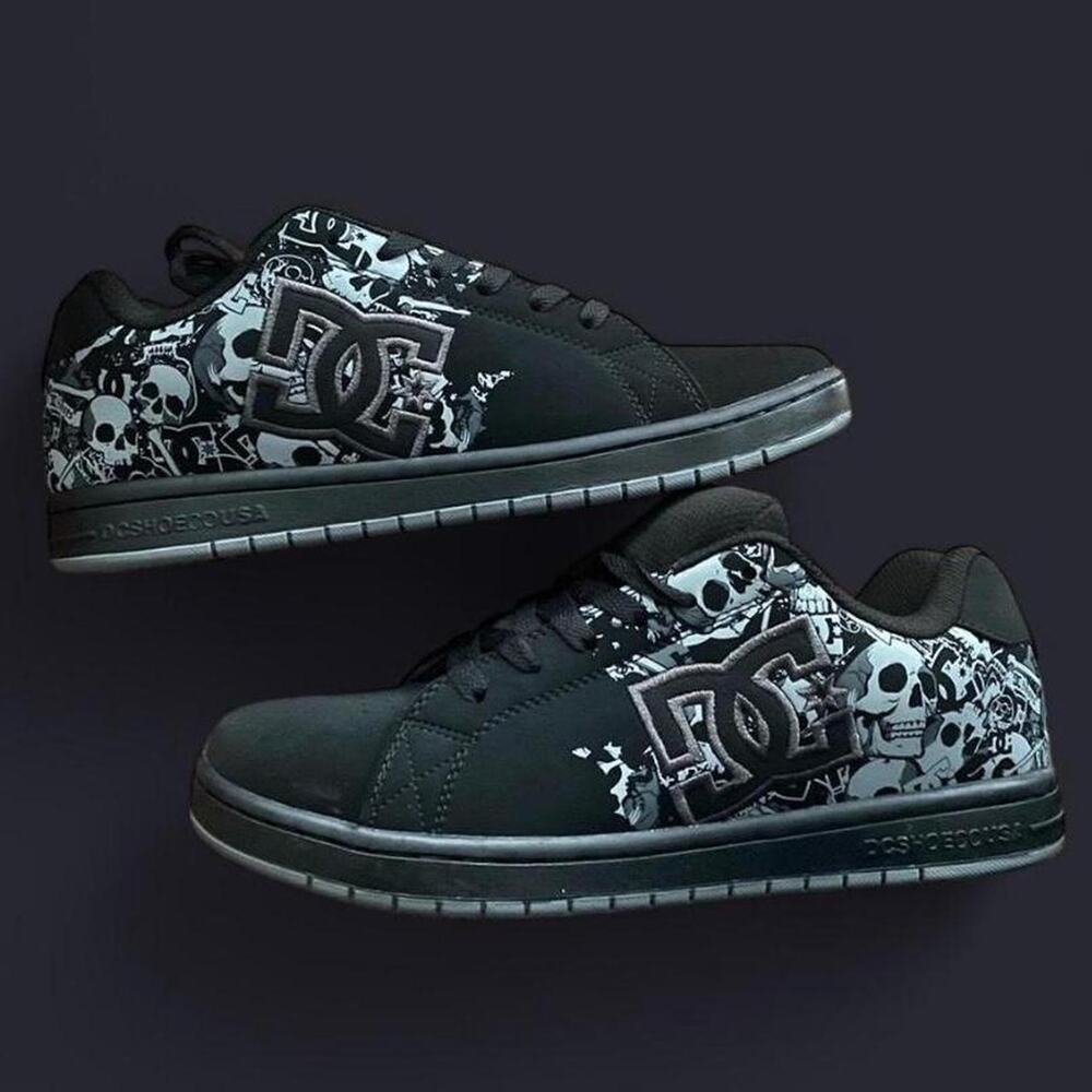 Dc shoes skull graphic